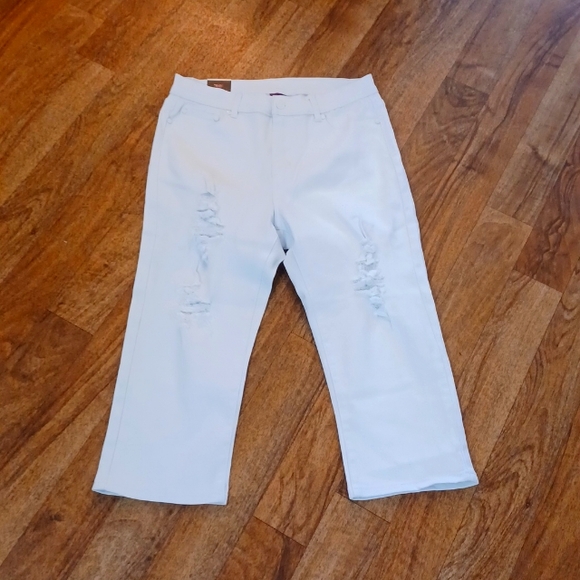 New! With tags Ling's Fashion white Jeans capris size 15/16 - Picture 1 of 11